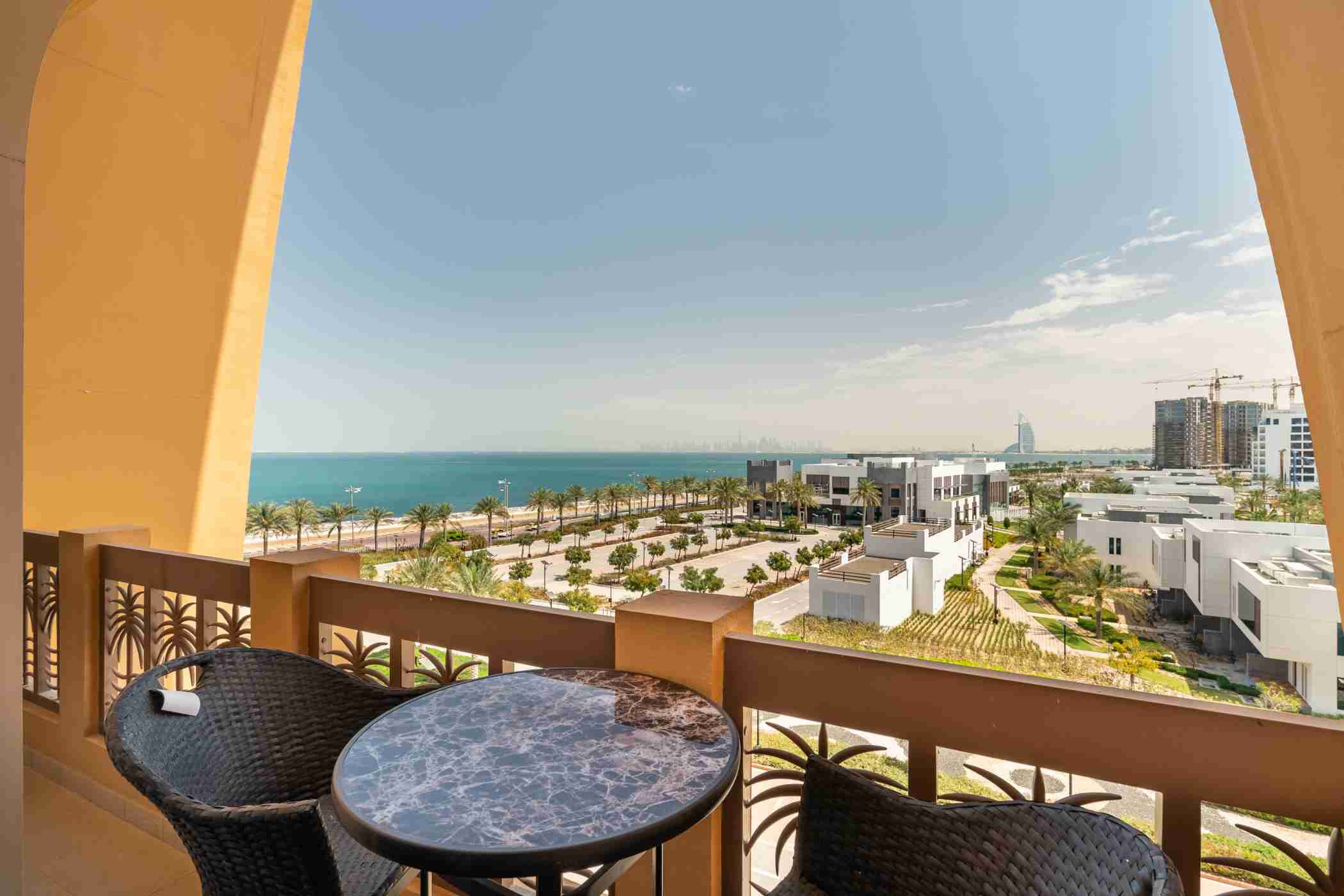 Dubai home prices declines
